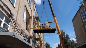 Подъем шлифовального станка краном