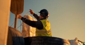 Работы по разгрузке оборудования