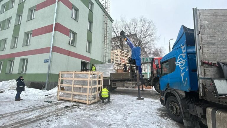 Выгрузка и подъем медицинского оборудования для ООО “Изварино Фарма”