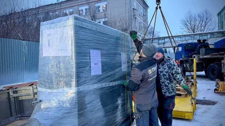 Выгрузка и подъем медицинского оборудования для ООО “Изварино Фарма”